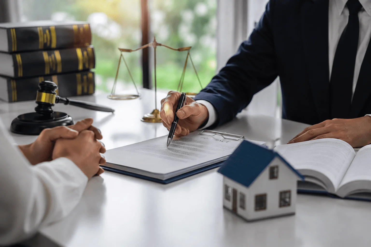Boom inmobiliario en Costa Rica: la importancia de una asesoría legal al comprar propiedad
